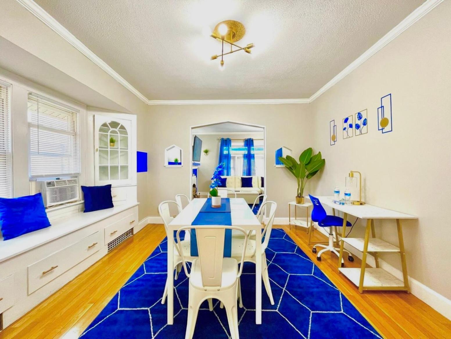 The Sapphire Haven - Your Old Brooklyn Oasis Awaits Families, Couples, Business Travelers Near Downtown With Parking, 300 Mb Wifi & Self Check-In Cleveland Exteriér fotografie