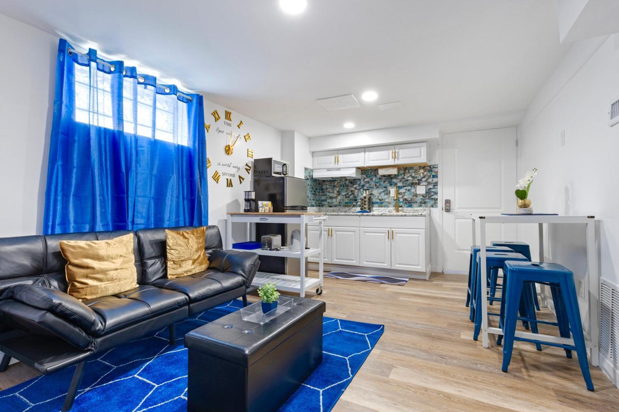 The Sapphire Haven - Your Old Brooklyn Oasis Awaits Families, Couples, Business Travelers Near Downtown With Parking, 300 Mb Wifi & Self Check-In Cleveland Exteriér fotografie