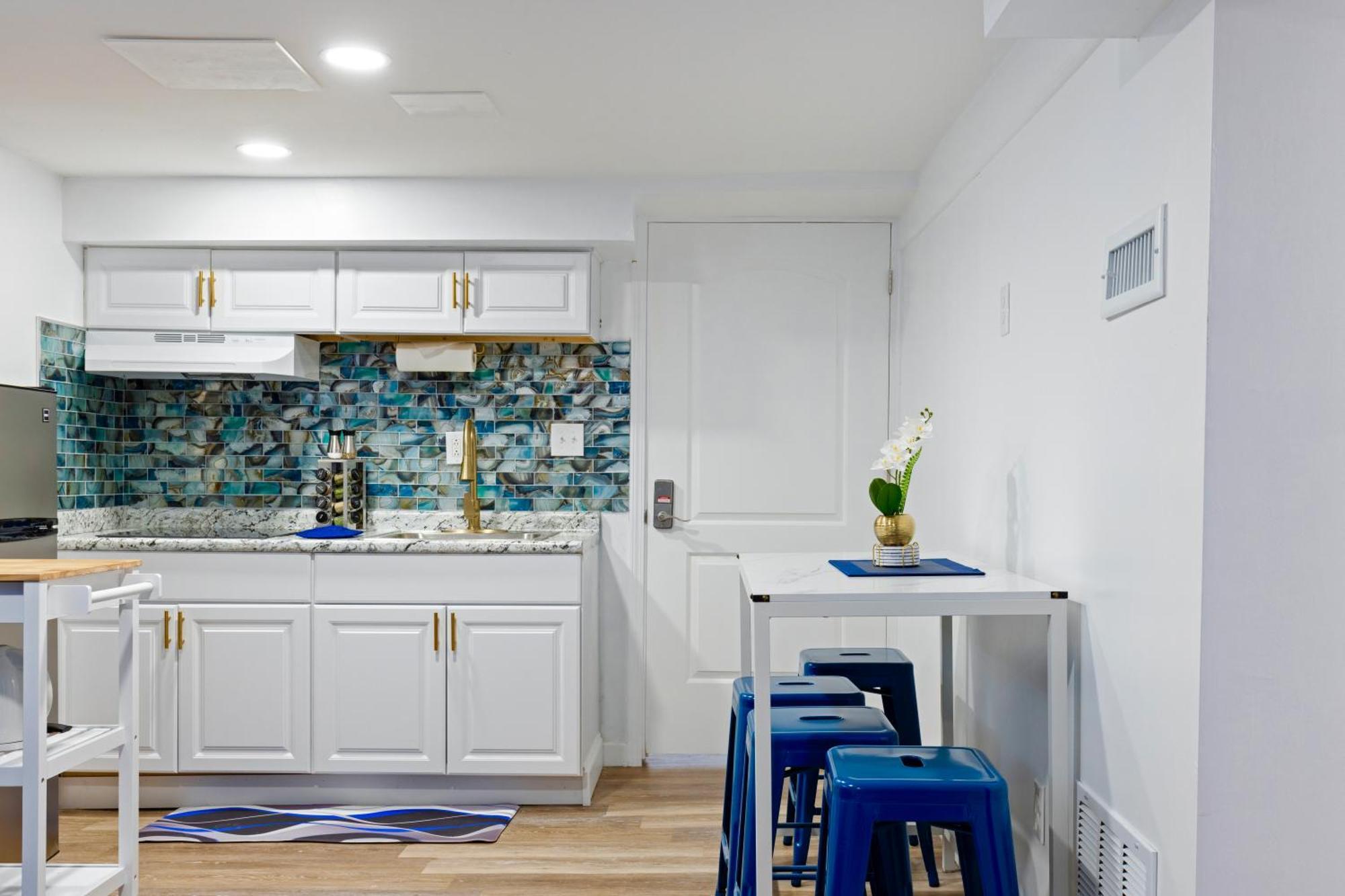 The Sapphire Haven - Your Old Brooklyn Oasis Awaits Families, Couples, Business Travelers Near Downtown With Parking, 300 Mb Wifi & Self Check-In Cleveland Exteriér fotografie